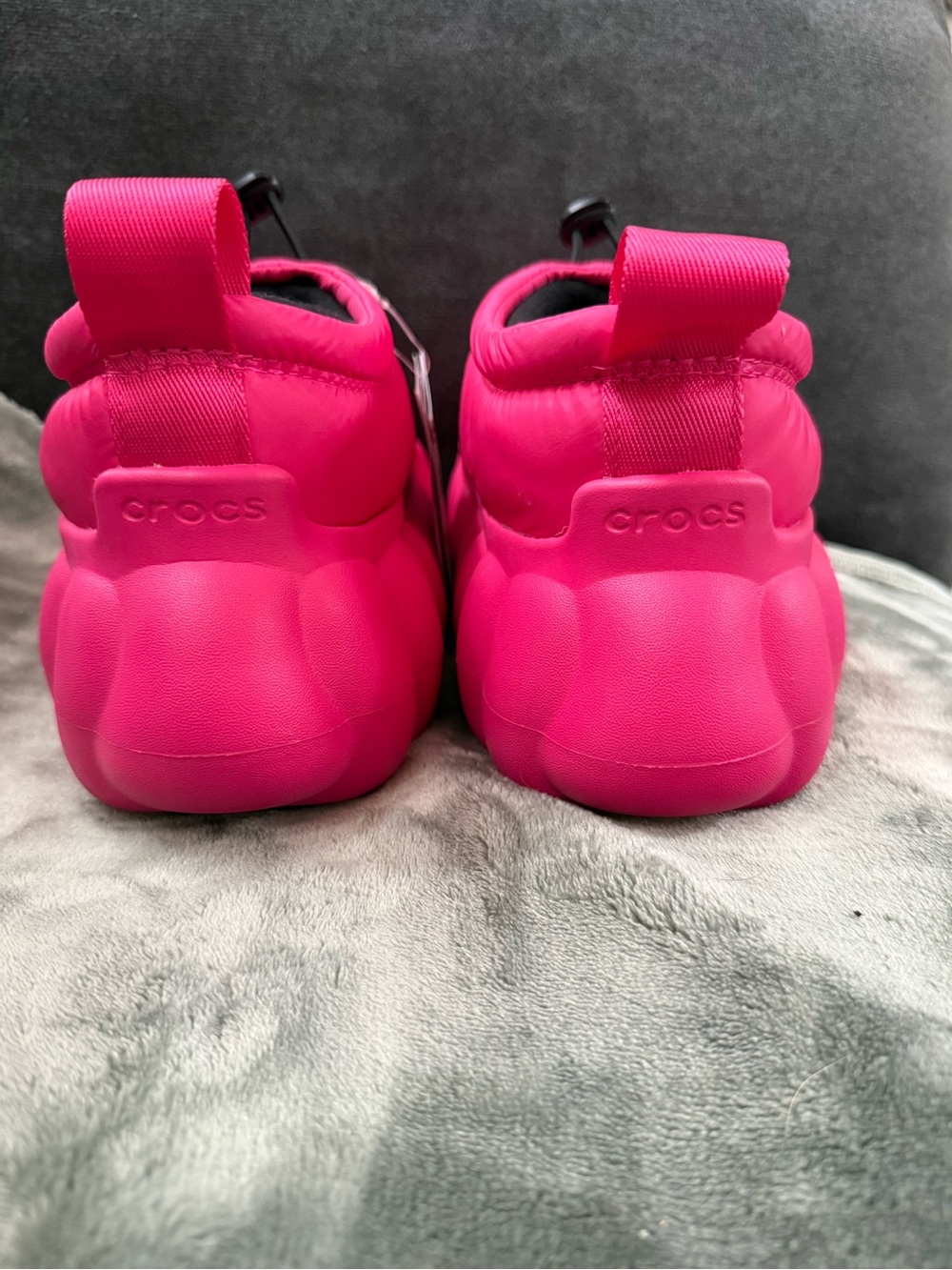 Crocs Overpuff Shorty Hot Pink Slip-On Puffer Shoes Size M5/W7 Dragon Fruit - Picture 3 of 5